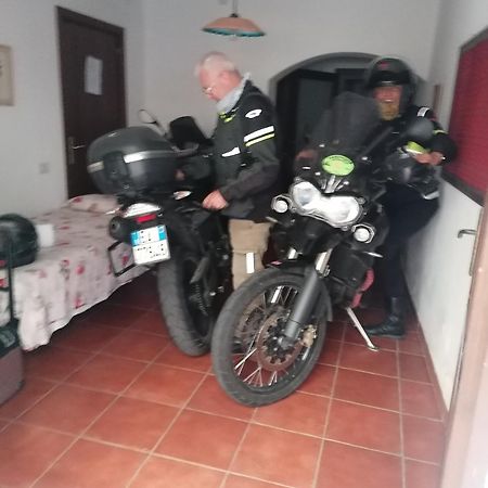 Affitta Camere Casa Delle Rose Villanova Monteleone Bagian luar foto