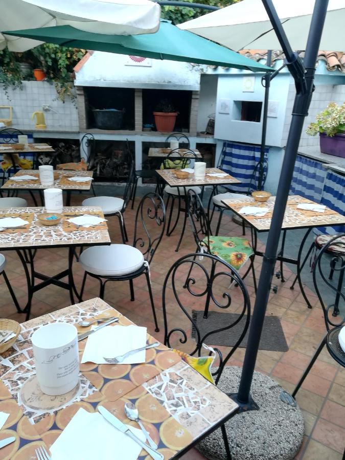 Affitta Camere Casa Delle Rose Villanova Monteleone Bagian luar foto